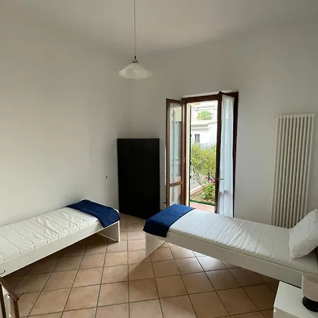 Apartment Land *